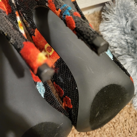 Just Fab Sequin Floral Pump in Black sz 8.5 "Flora" - Picture 8 of 8